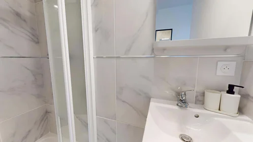Privatzimmer in der 11 Pl. des Colonnes Hubert Renaud, 95800 Cergy, France, bild 4 von 21