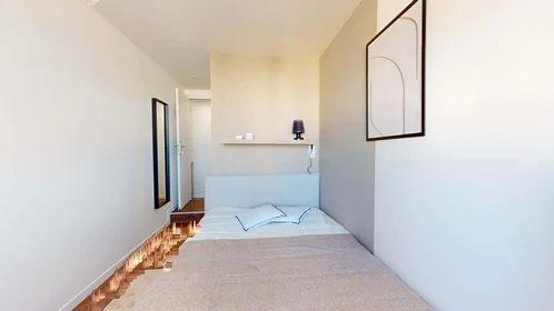 Privatzimmer in der 11 Pl. des Colonnes Hubert Renaud, 95800 Cergy, France, bild 9 von 21