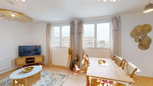 Chambre privée à 2 Pl. du Dr Vauthier, 13009 Marseille, France, image 15 de 24