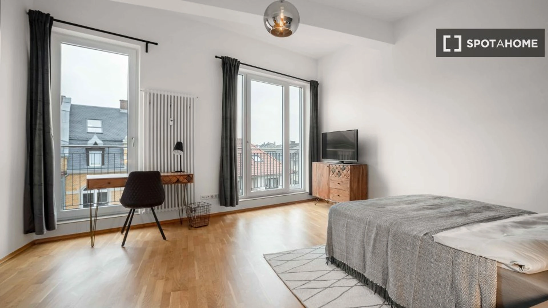 Pokój do wynajęcia z podwójnym łóżkiem w Frankfurt
