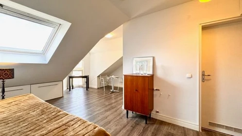 Renting rooms by the month in Dusseldorf