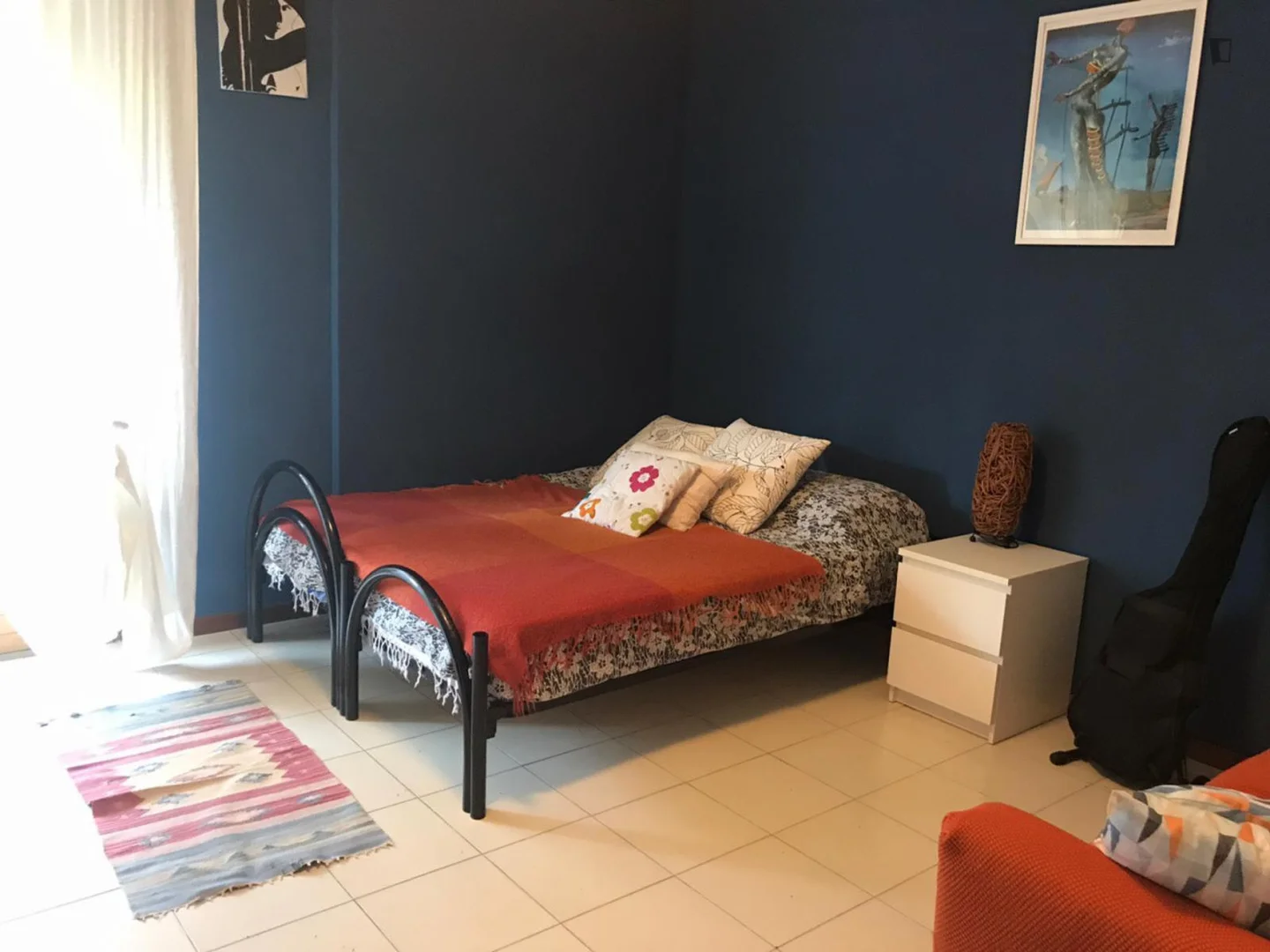 Quarto de estudante económico com localização conveniente em