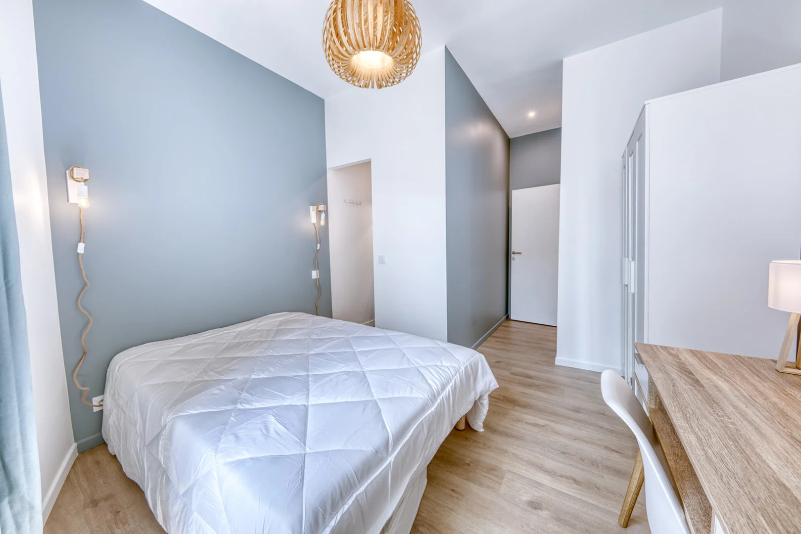 Chambre d'étudiant économique avec emplacement pratique dans 