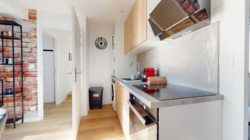 Quarto privado em 215 Rue Emile Gaboriau, imagem 12 de 26