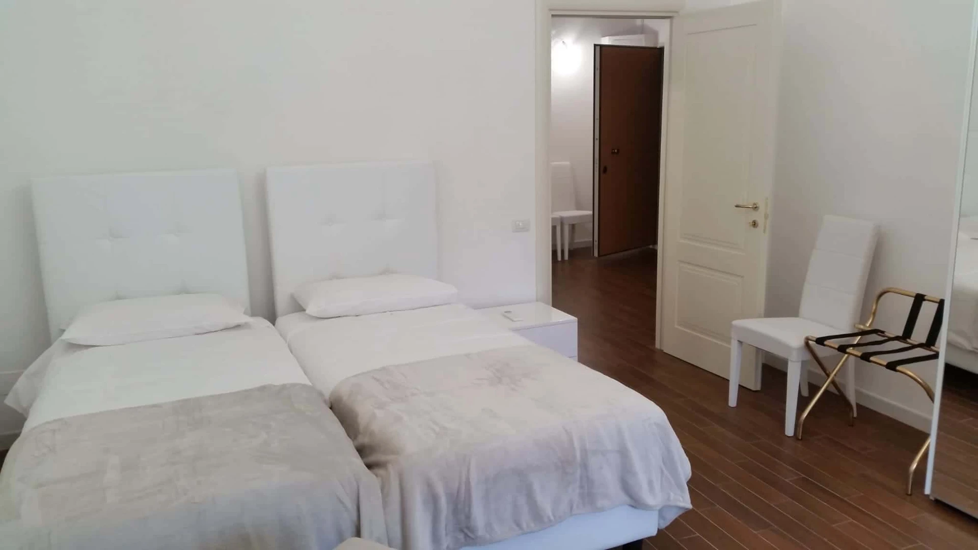 Logement avec 3 chambres à Ancona