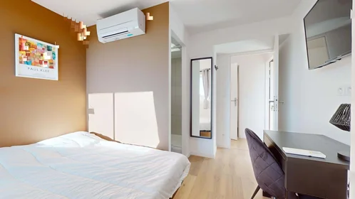 Habitación privada en 215 Rue Emile Gaboriau, 34000 Montpellier, France, imagen 6 de 26