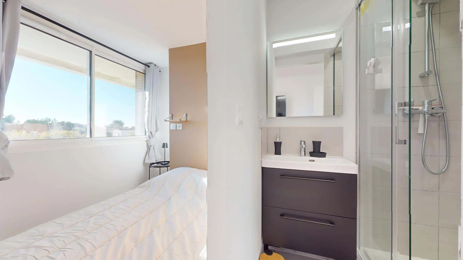 Chambre d'étudiant confortable et spacieuse dans