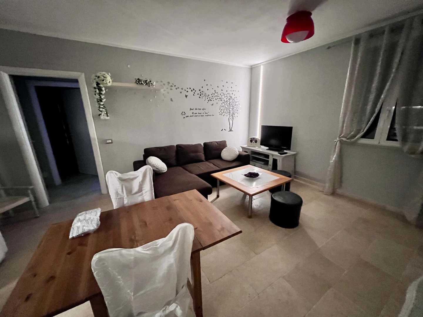 Apartamento totalmente mobilado em Módena