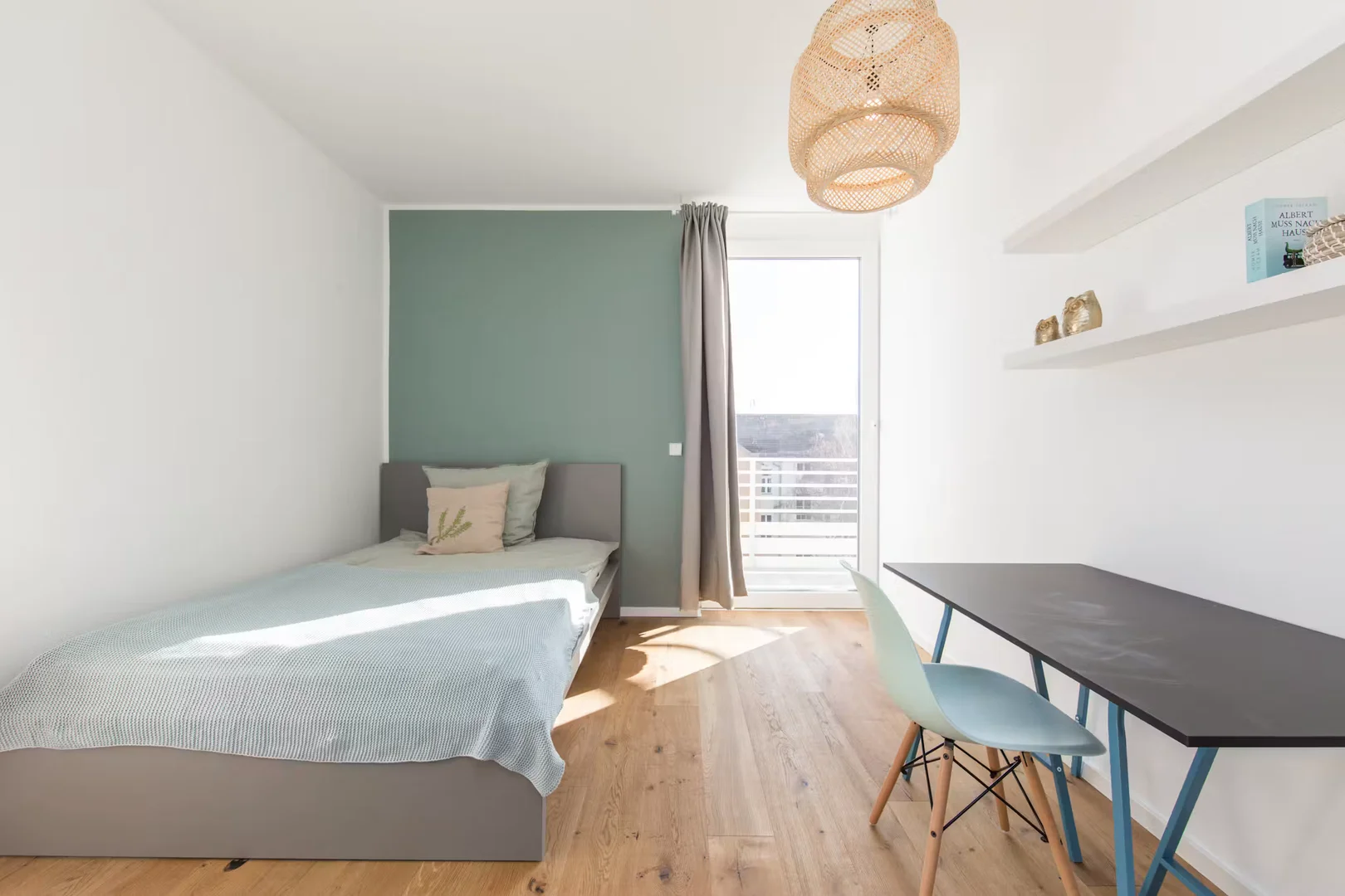 Habitación estudiantil económica cerca del campus en 