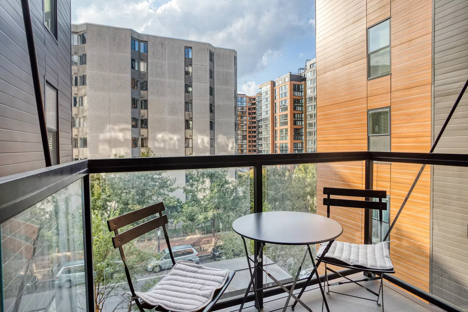 4th Street Northwest, Mount Vernon Triangle