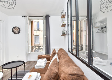 Modern and bright flat in Saint-denis