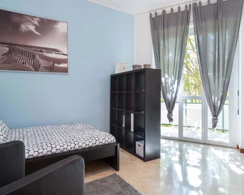 Chambre privée à 13, Via dei Pioppi, Cesano Boscone, Milan, IT, image 3 de 43