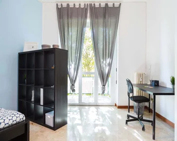 Chambre privée à 13, Via dei Pioppi, Cesano Boscone, Milan, IT, image 6 de 43