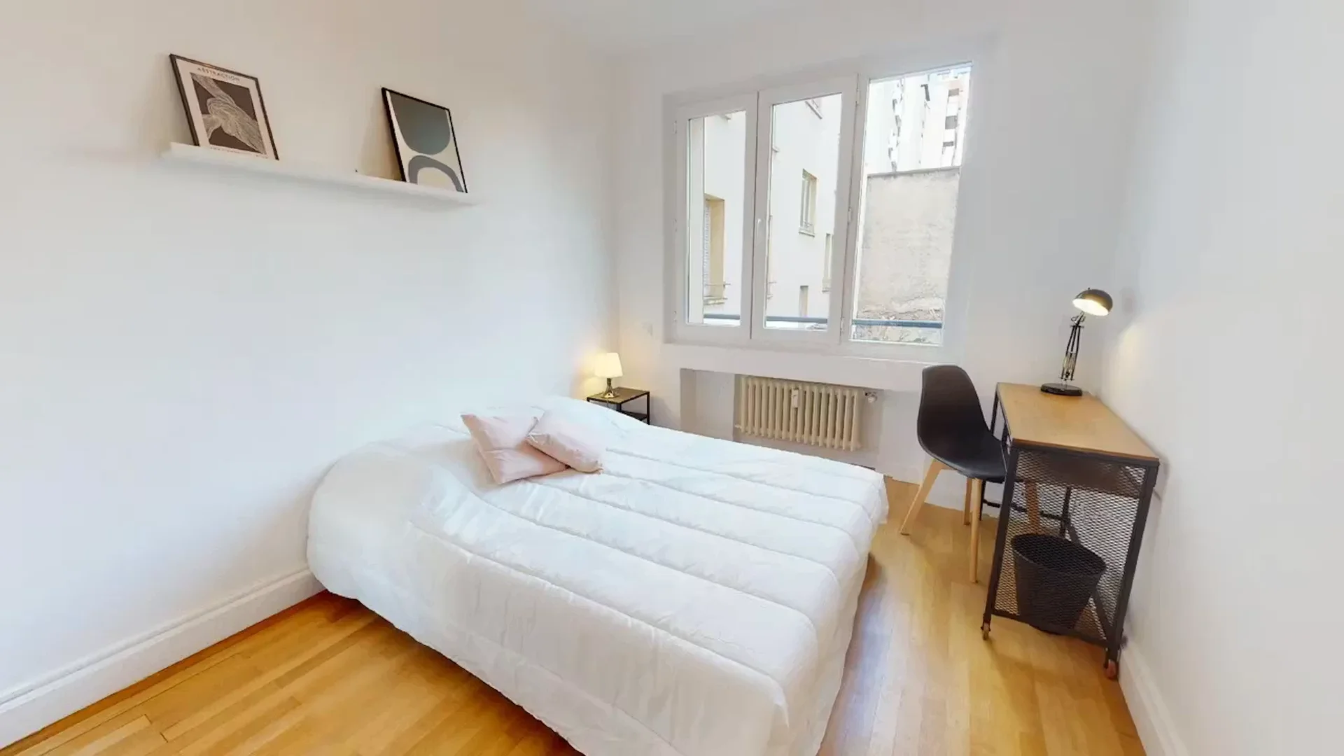 Cozy room for students available in 