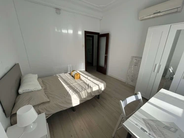 Quarto para alugar com cama de casal em Zaragoza