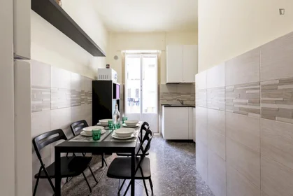 Habitación privada en Via Saverio Costantino, imagen 6 de 15
