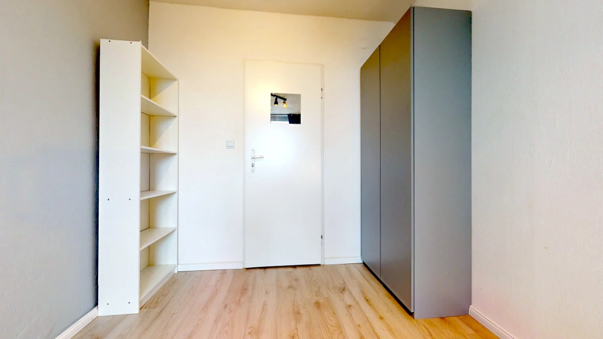 Cozy room for students available in 
