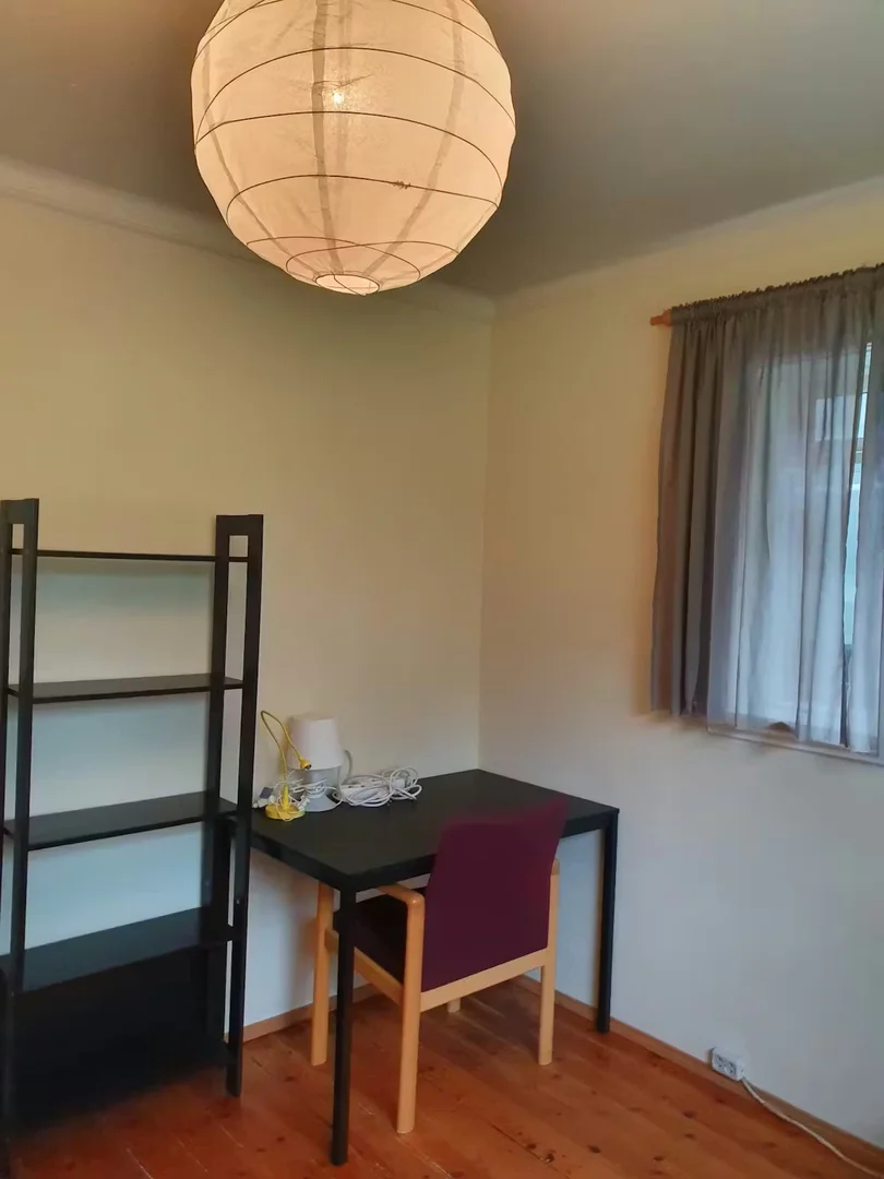 Economical student room with convenient location in