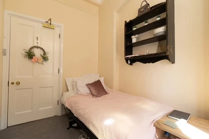 Quarto para alugar ao mês em City-of-westminster