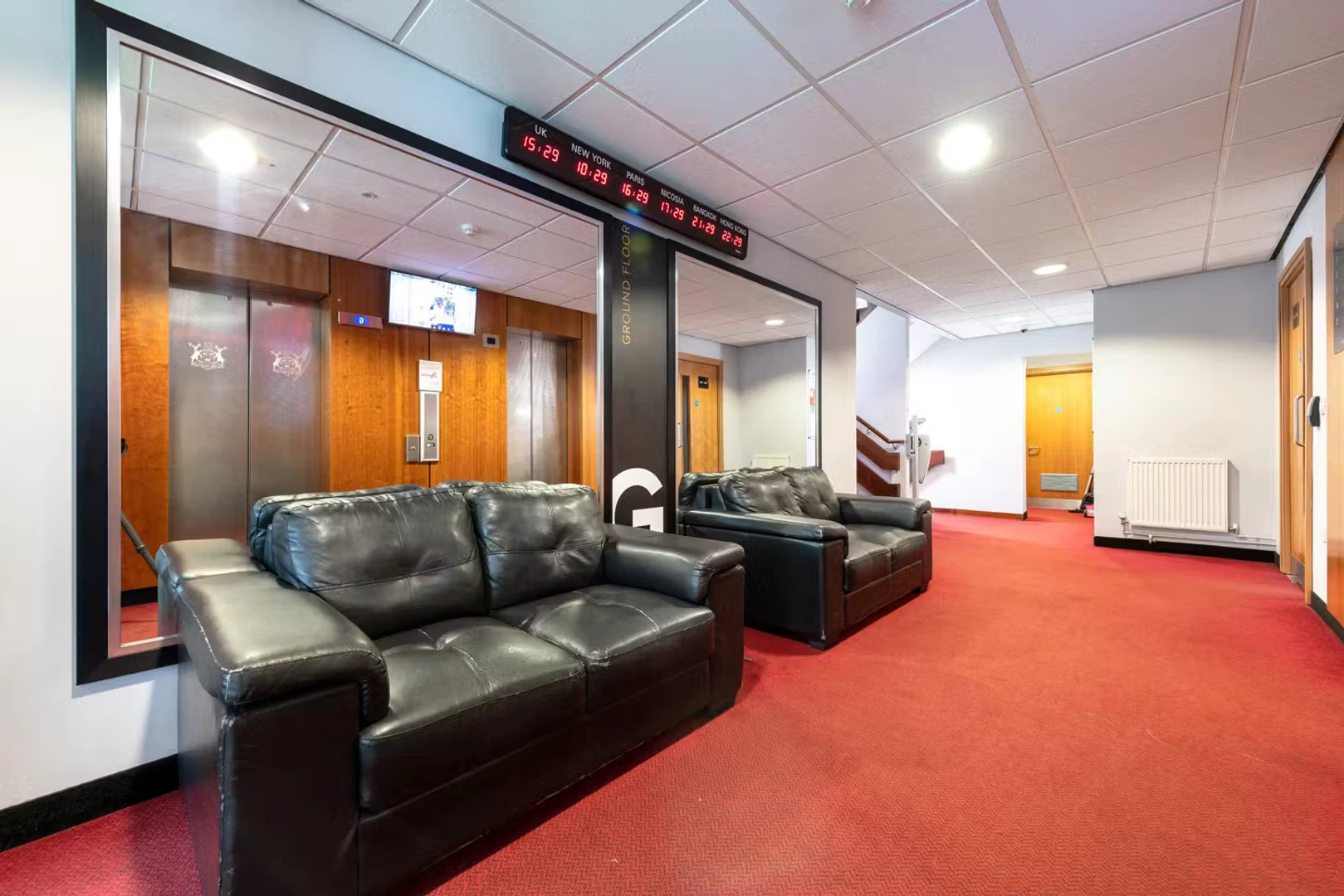 Student-friendly room in  with modern amenities