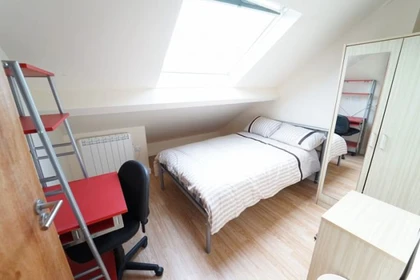 Bright private room in Nottingham