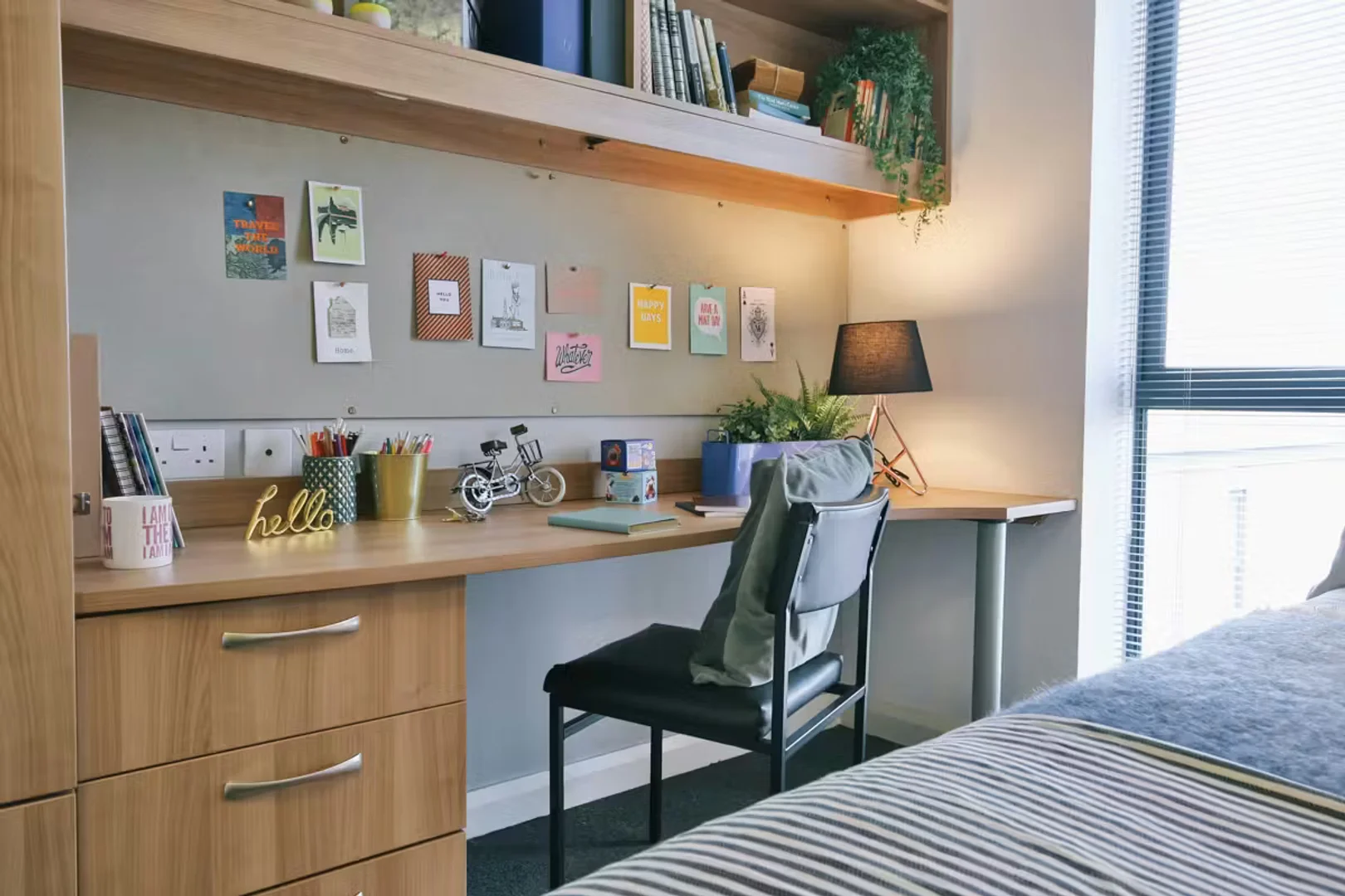 Quarto para alugar em apartamento de estudantes em , totalmente mobilado