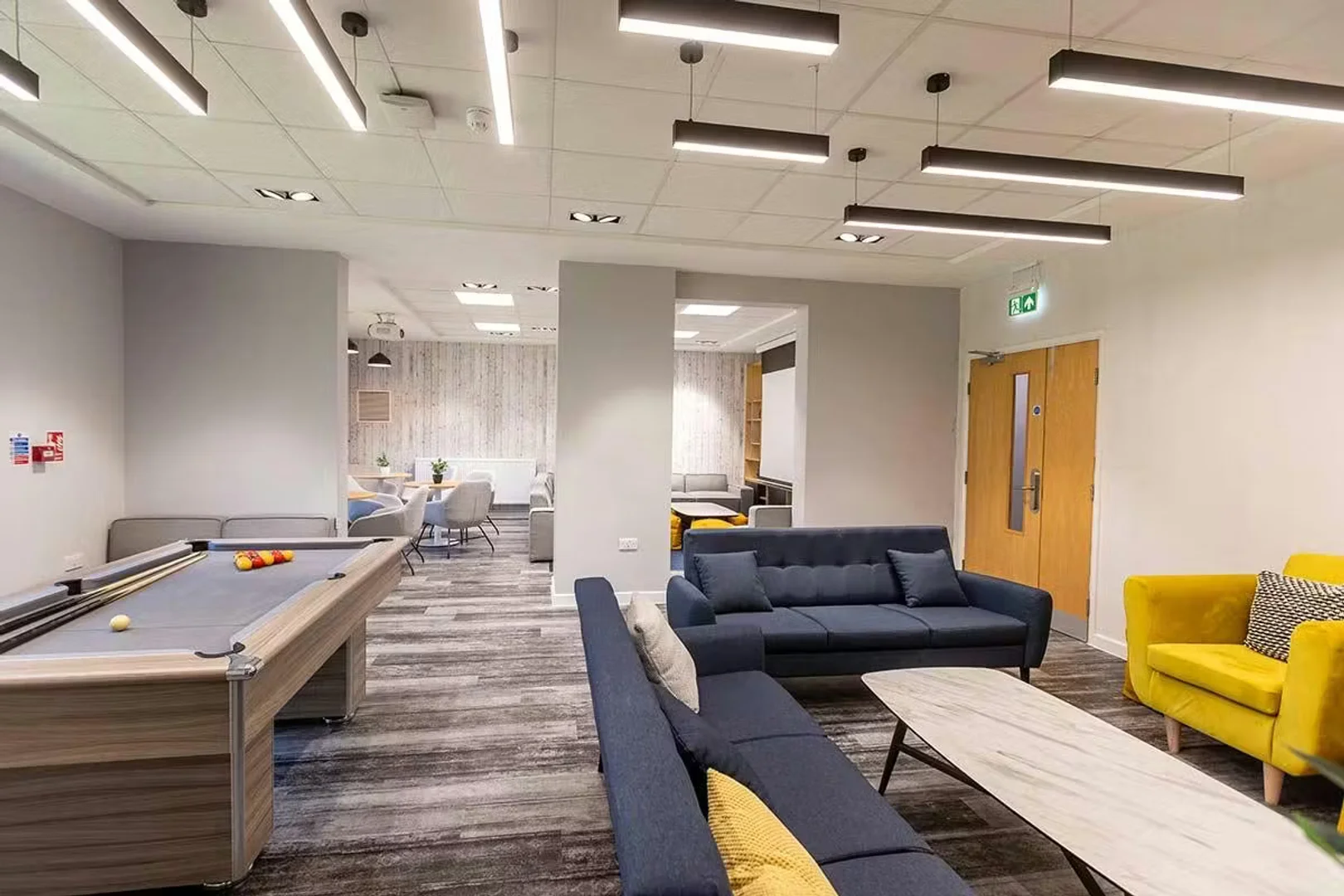Habitación estudiantil económica cerca del campus en