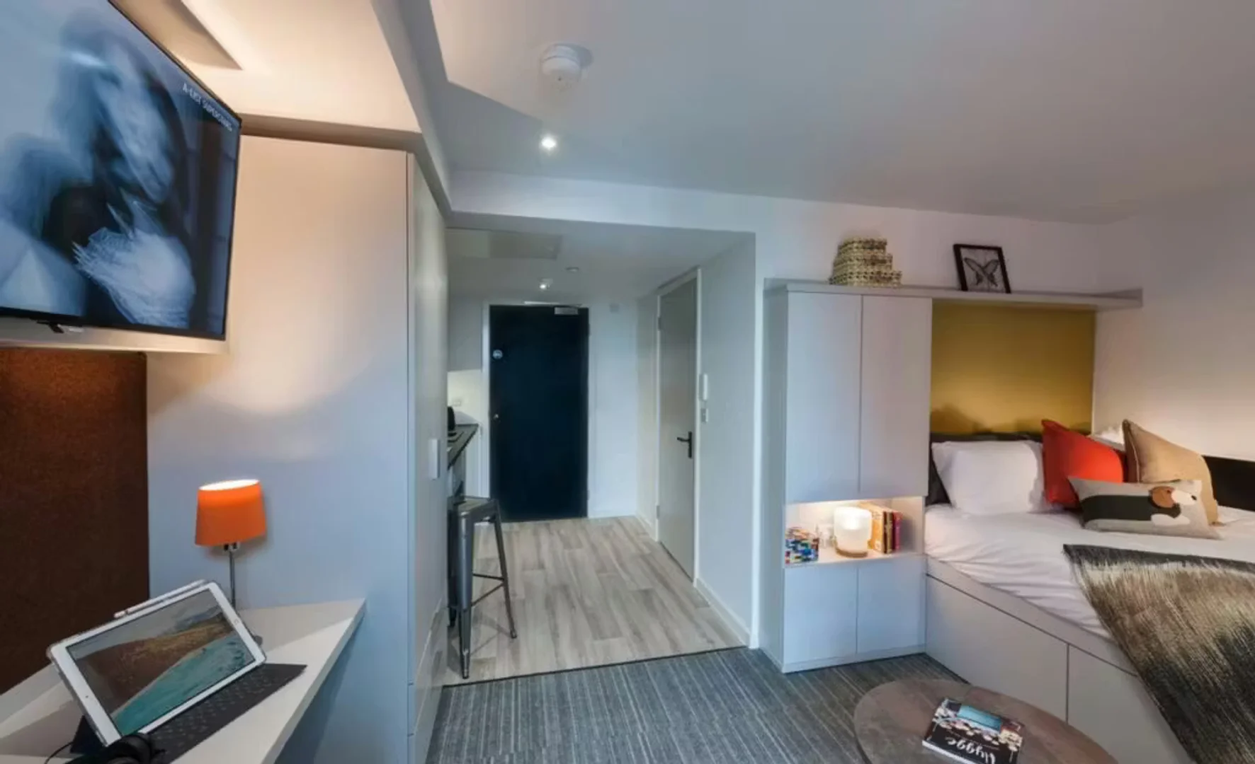 Budget-friendly student room close to campus in 