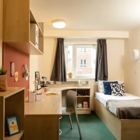 Renting rooms by the month in Birmingham