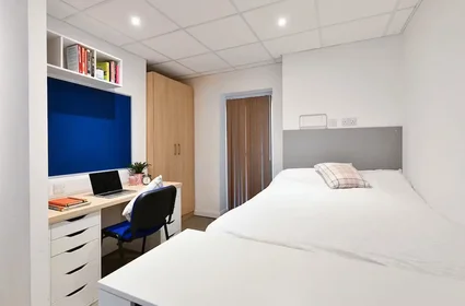 Habitación privada en 100 Ferncliffe Rd, Birmingham B17 0QH, United Kingdom, imagen 17 de 26