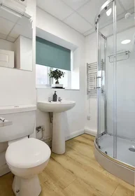 Habitación privada en 100 Ferncliffe Rd, Birmingham B17 0QH, United Kingdom, imagen 20 de 26