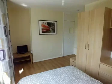 Habitación privada en 100 Ferncliffe Rd, Birmingham B17 0QH, United Kingdom, imagen 4 de 26