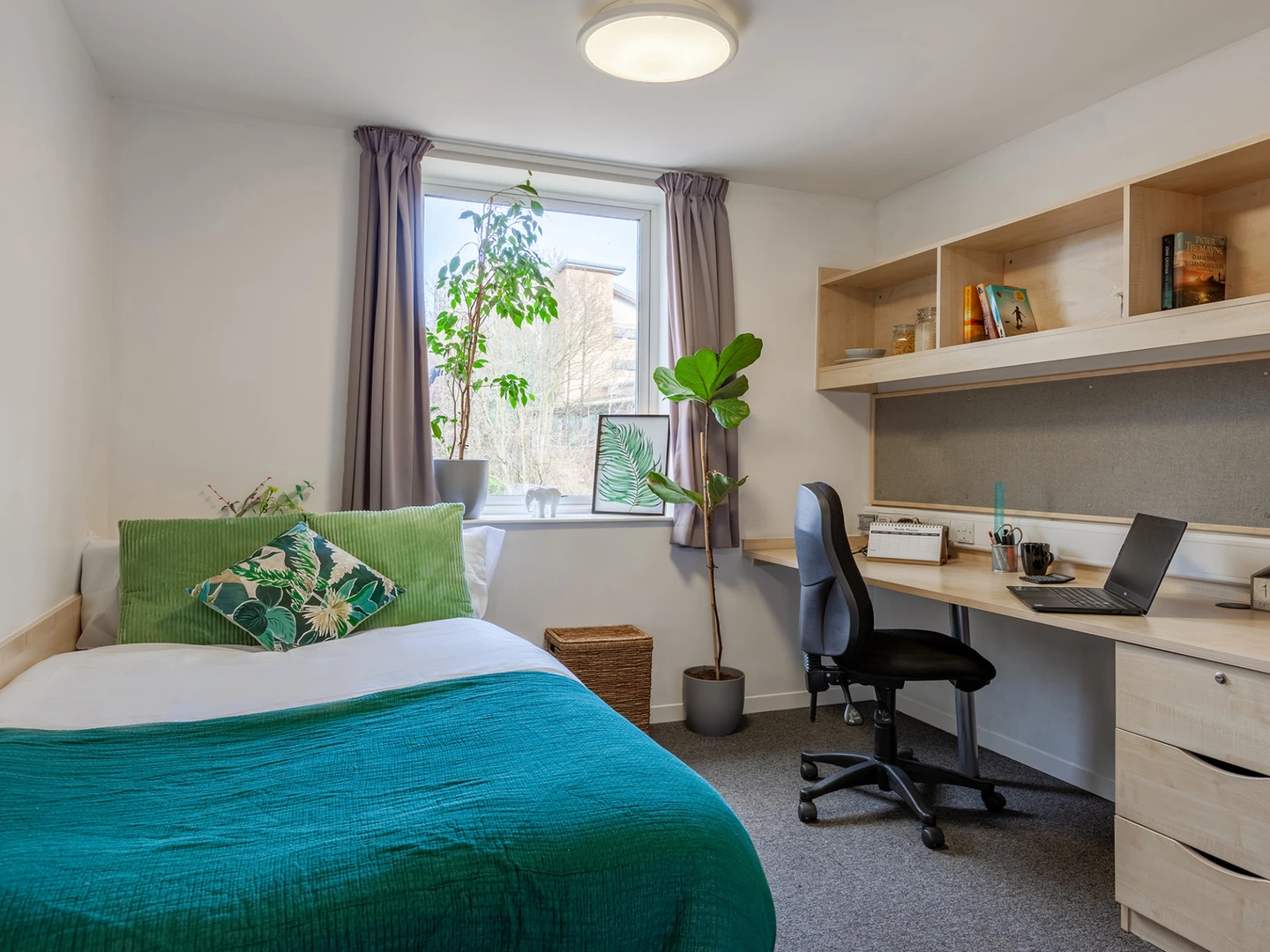 Renting rooms by the month in Bradford