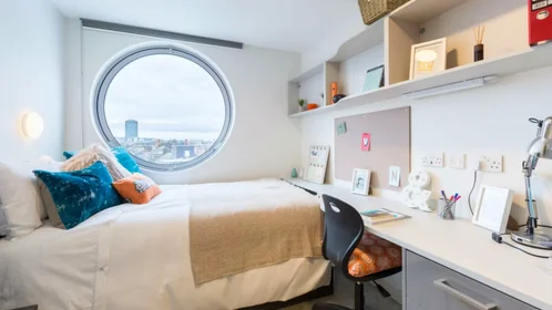 Quarto privado em Livin  21-27 City Rd  Cardiff, CF24 3BJ, imagem 19 de 20