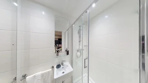 Habitación privada en 1-6 St Andrew's Pl, Cardiff CF10 3BE, United Kingdom, imagen 17 de 48
