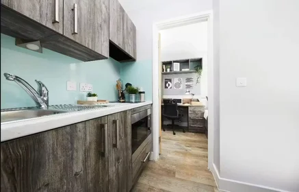 Habitación privada en 1-6 St Andrew's Pl, Cardiff CF10 3BE, United Kingdom, imagen 21 de 48
