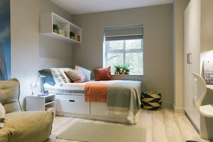 Private room at Kingsmill Studios, Kingsmill Lane, Huddersfield HD1 3AW, image 1 of 10