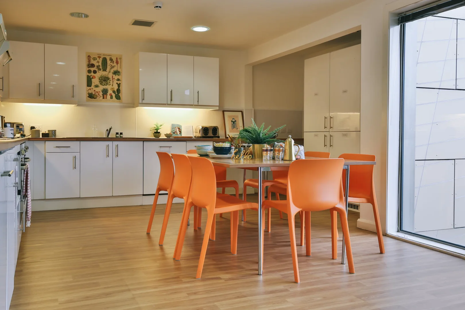 Room for rent in student apartment in , fully furnished