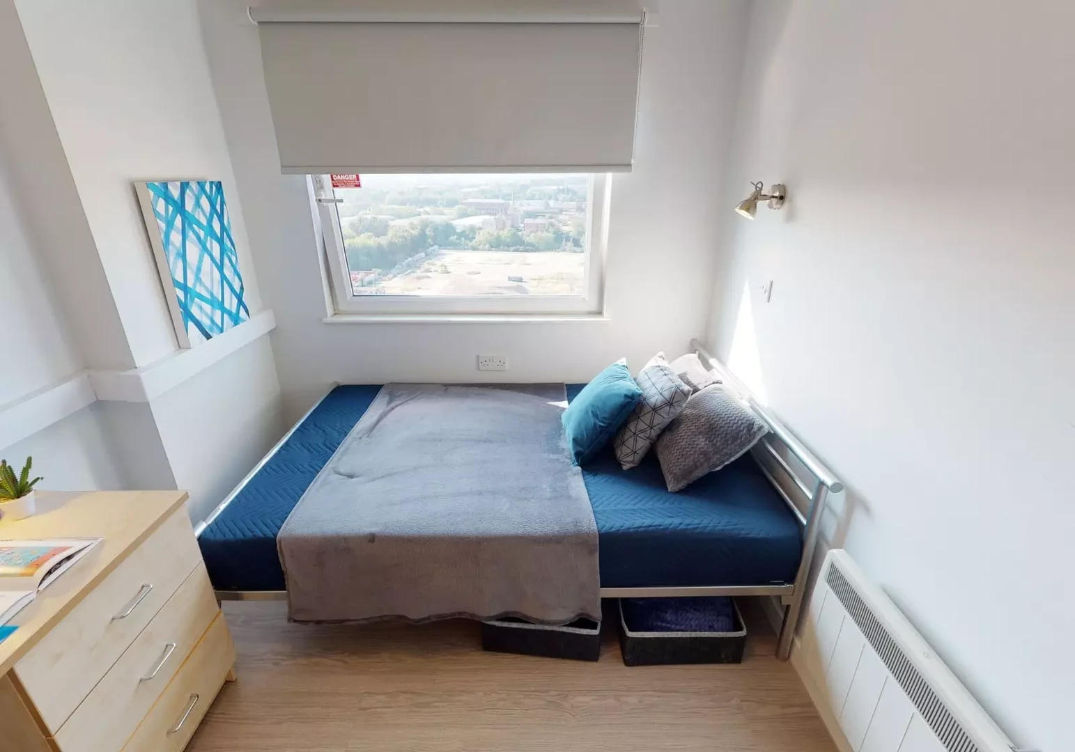 Room for rent with double bed Leeds