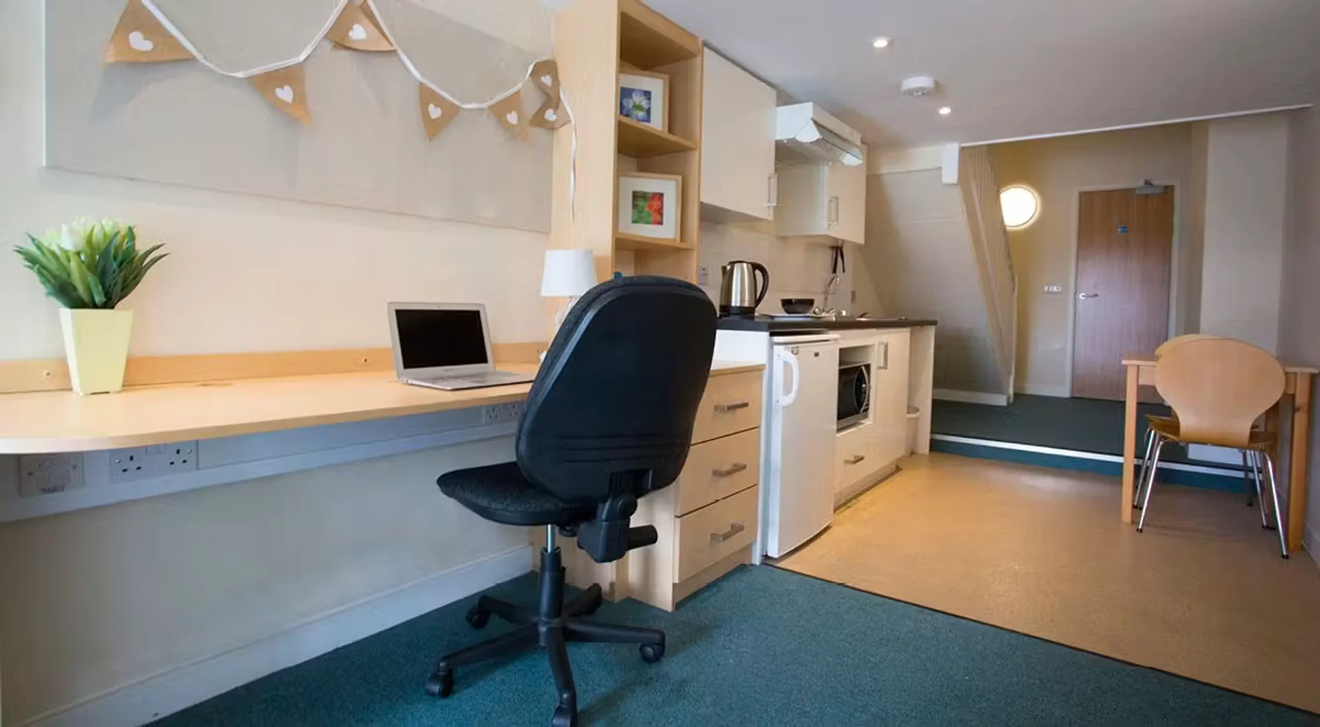 Budget-friendly student room close to campus in 