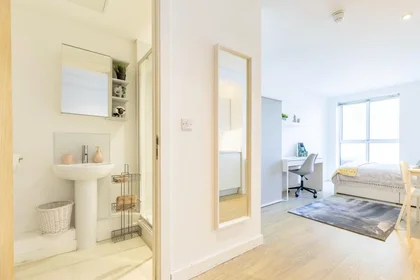 Chambre privée à 1 Orme House, Newcastle-under-Lyme ST5 2GB, United Kingdom, image 20 de 38
