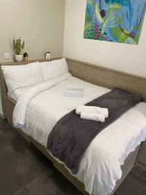 Cheap private room in Reading
