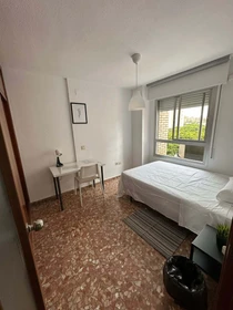 Cheap private room in Malaga