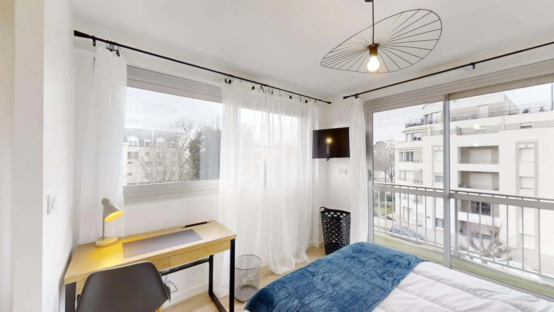 'de öğrenci dairesinde, tamamen mobilyalı kiralık oda