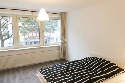 Chambre à louer avec lit double Dusseldorf