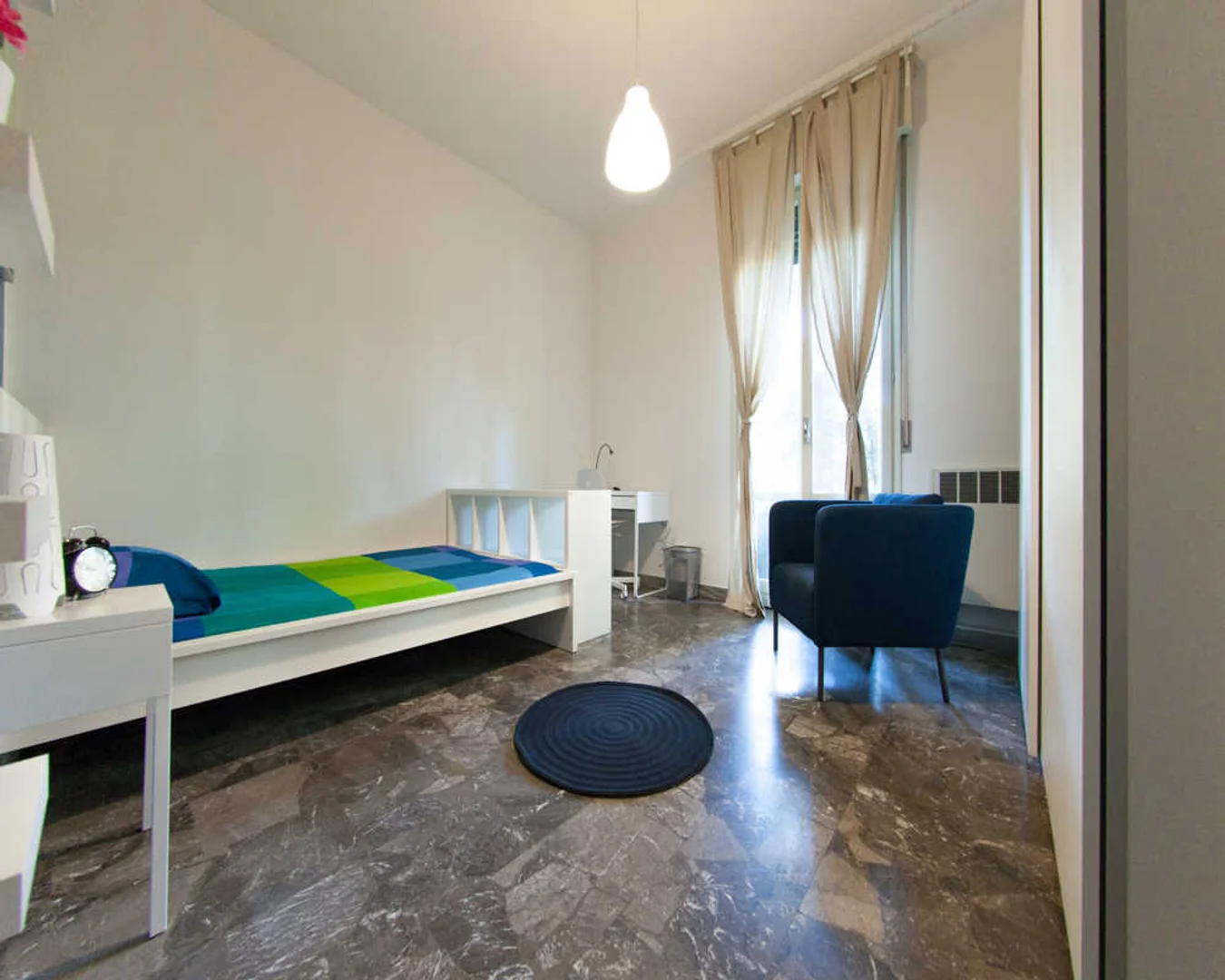 Habitación en apartamento estudiantil en alquiler en , completamente amueblado