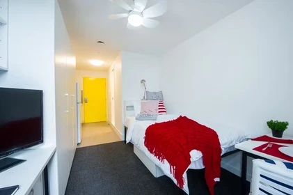 Melbourne de ortak bir dairede kiralık oda
