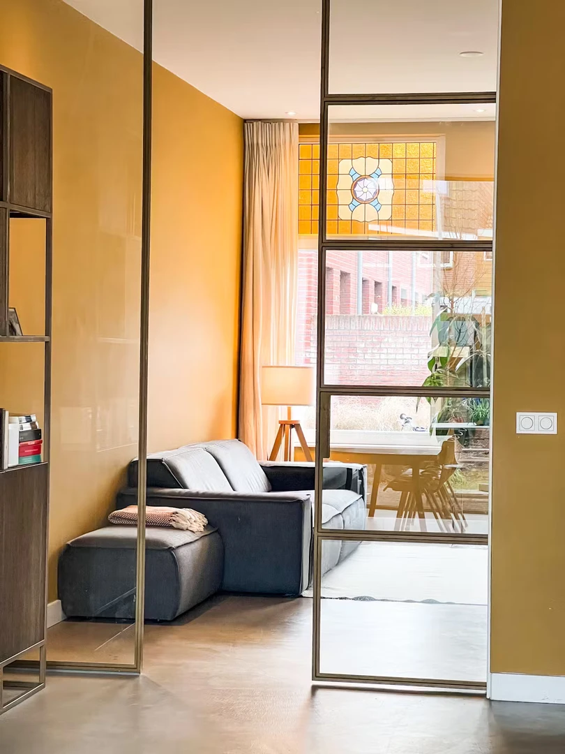 Alojamiento con 3 habitaciones en Haarlem