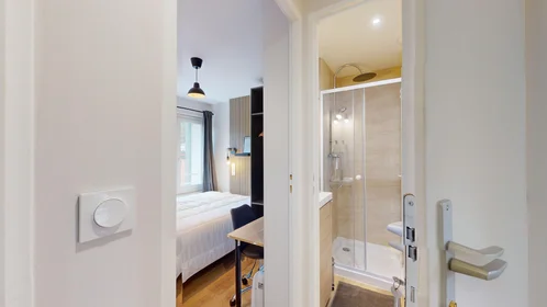 Quarto privado em 92 Rue de Blanzat, imagem 10 de 15
