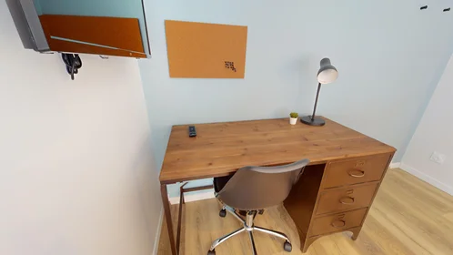 Privatzimmer in der 92 Rue de Blanzat, bild 11 von 17